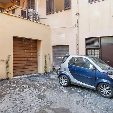 Apartment Awesome Duplex In Campo De' Fiori Area