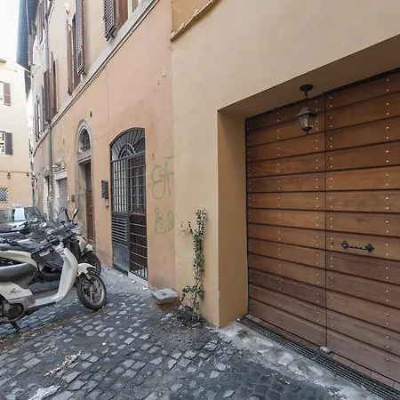 Awesome Duplex In Campo De' Fiori Area Apartment *