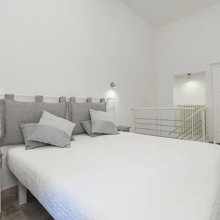 Awesome Duplex In Campo De' Fiori Area 아파트 *